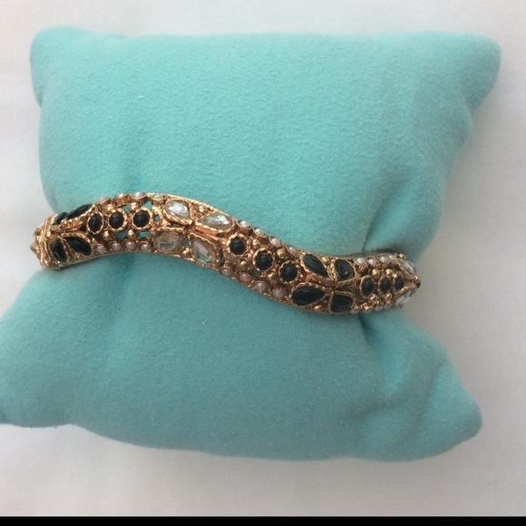 Jewelry - 18k Gold Plated Bangle